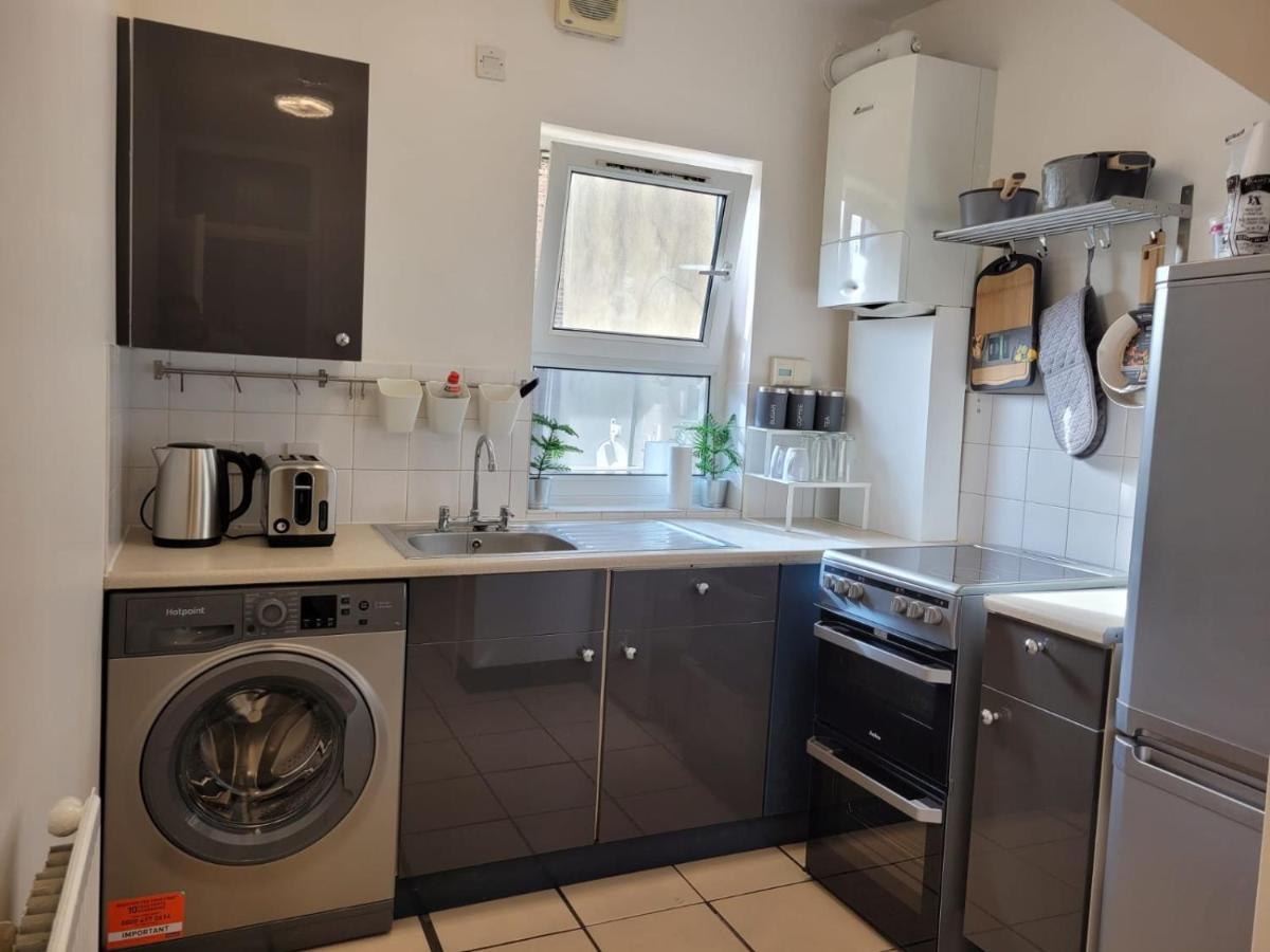 Stunning 1 Bedroom Apartment In Лондон Экстерьер фото