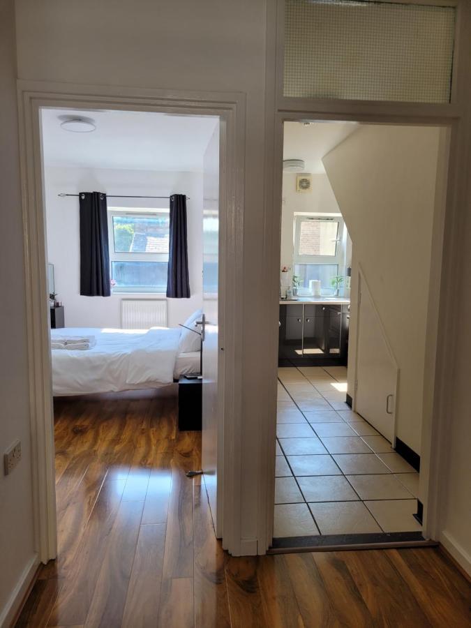 Stunning 1 Bedroom Apartment In Лондон Экстерьер фото
